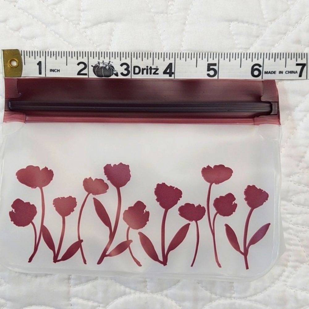 * Thirty-One Delicate Floral Re-Useable Ziplock Bags, Small & Medium, Like New - Picture 4 of 5